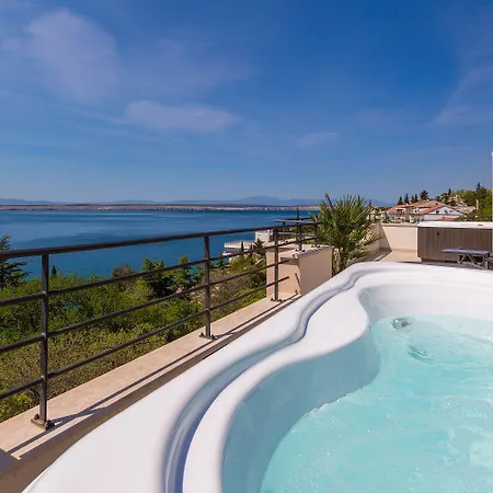 Studio-apartment 100 Meter Zum *