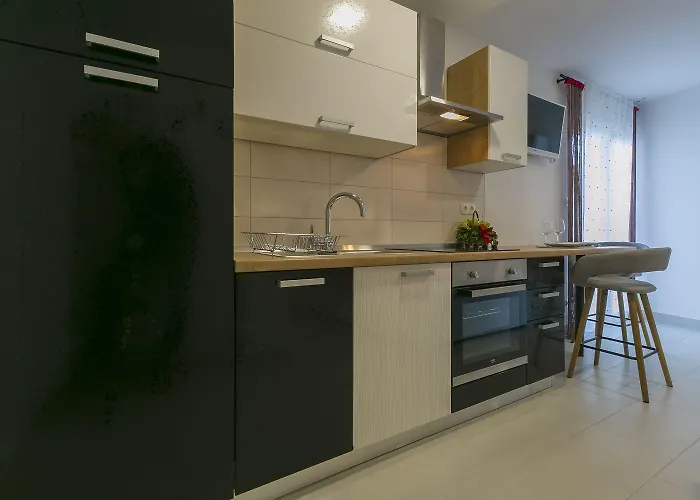 Apartment Studio-apartment 100 Meter Zum *