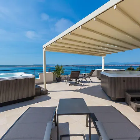 Studio-apartment 100 Meter Zum