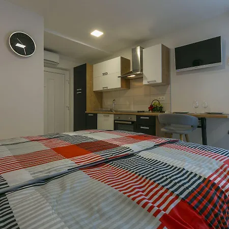 Apartman Studio-apartment 100 Meter Zum Dramalj