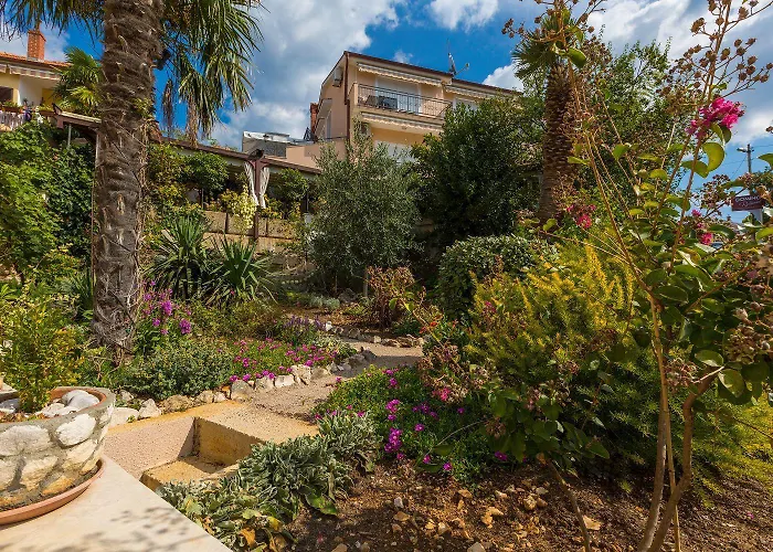 Studio-apartment 100 Meter Zum *